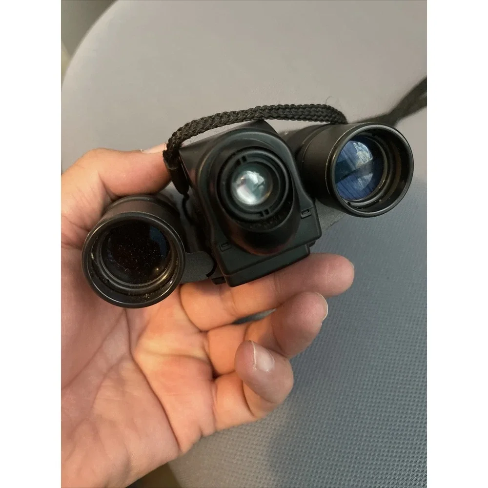 Famous Trails Bino-Camera DCB-822 8x22 Binocular & Digital Camera Untested